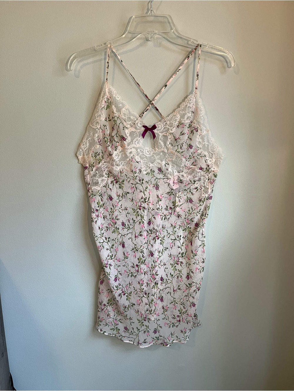 VICTORIA’S SECRET nwt Neutral Floral Semi Sheer Lingerie Slip with Lace Accents